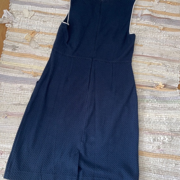 Lands’ End Navy Blue and White Basketweave Sleeveless Sheath MIDI Dress - Picture 7 of 8